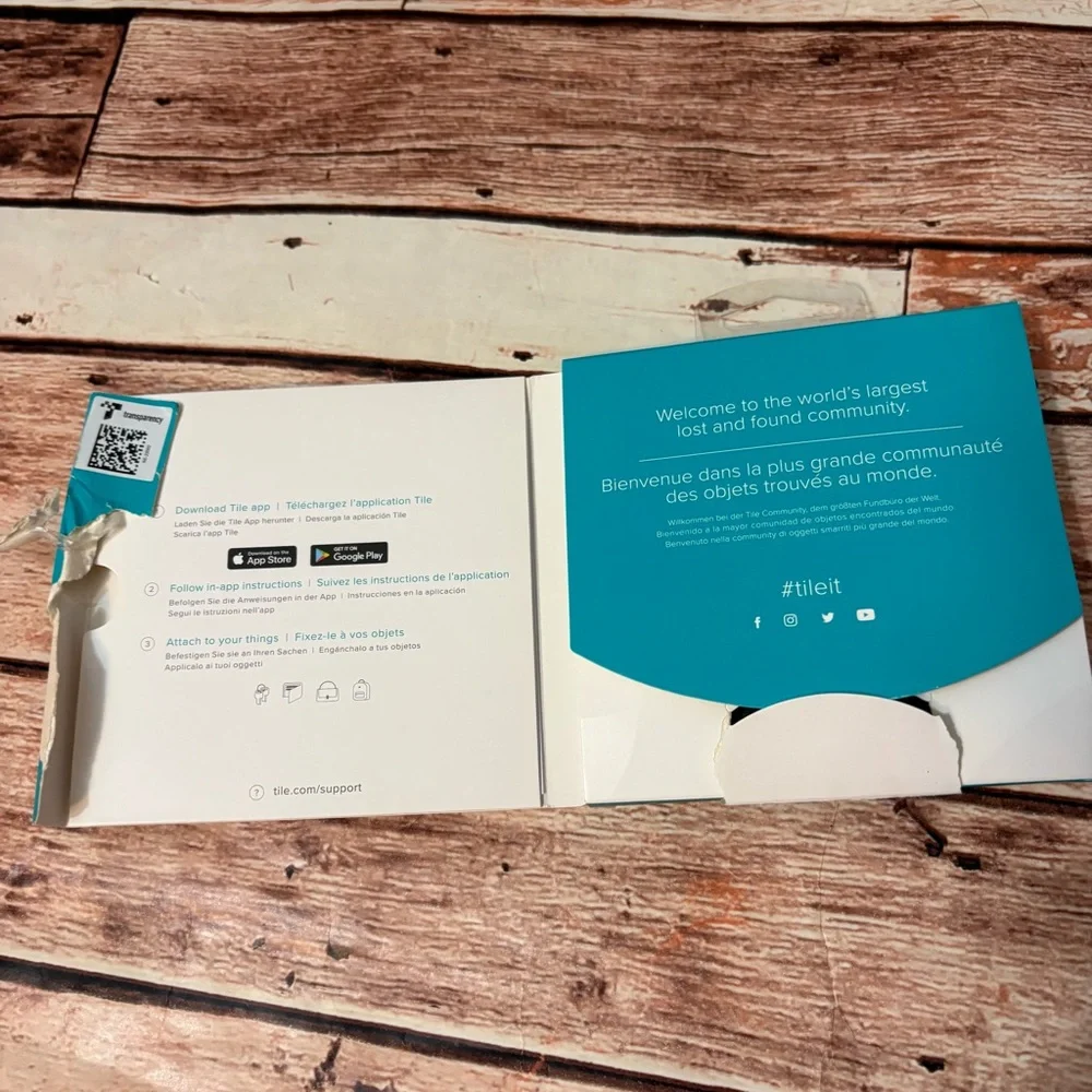 Tile Starter Pack - White & Black Trackers (2 Tiles) for wallet and keys - Picture 2 of 4